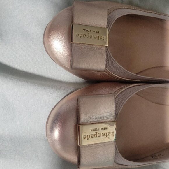 Women's Kate Spade Rose Gold Flats with Bows Sz 6M - Picture 3 of 10